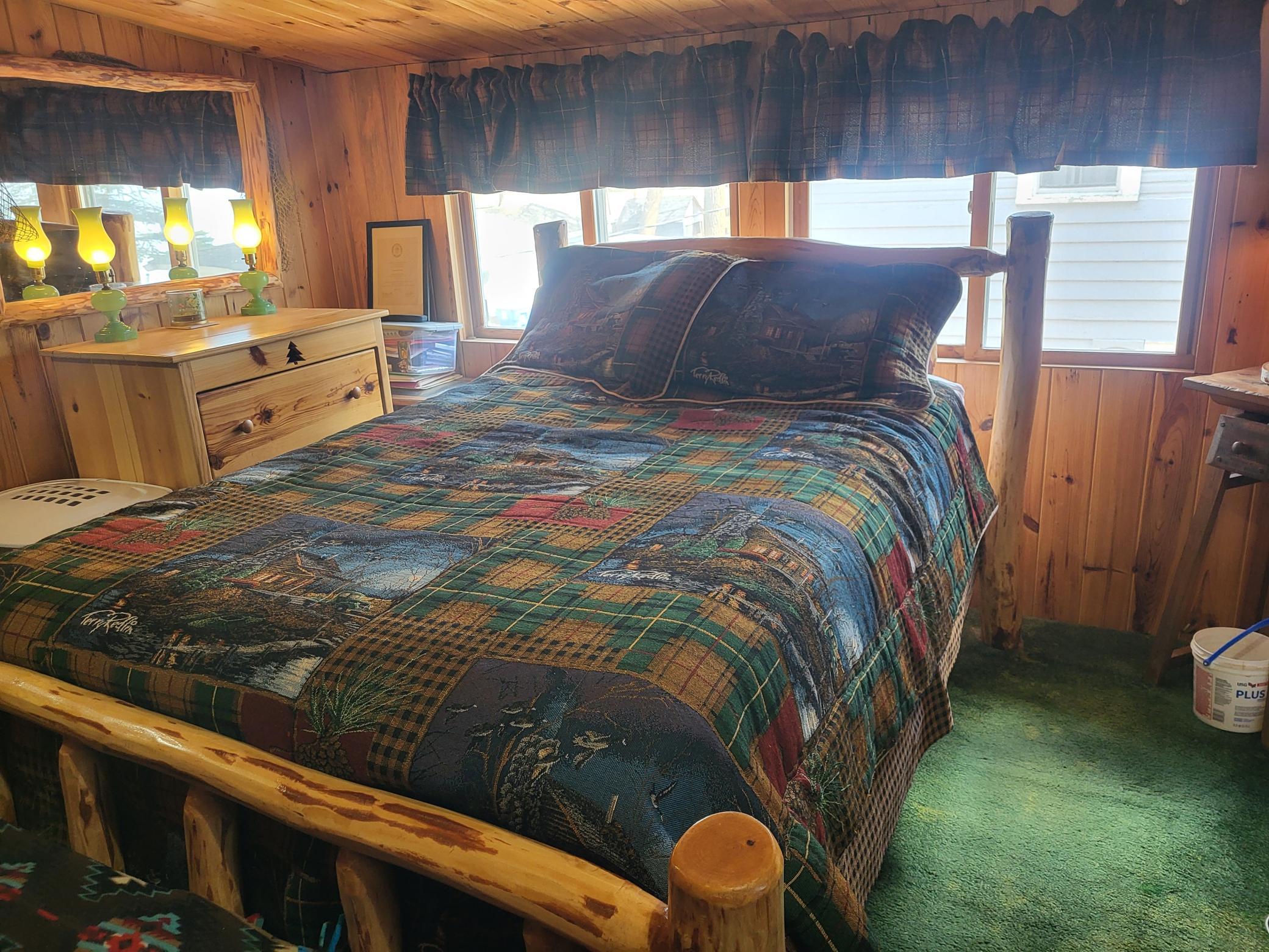 23979 Navajo Trail
