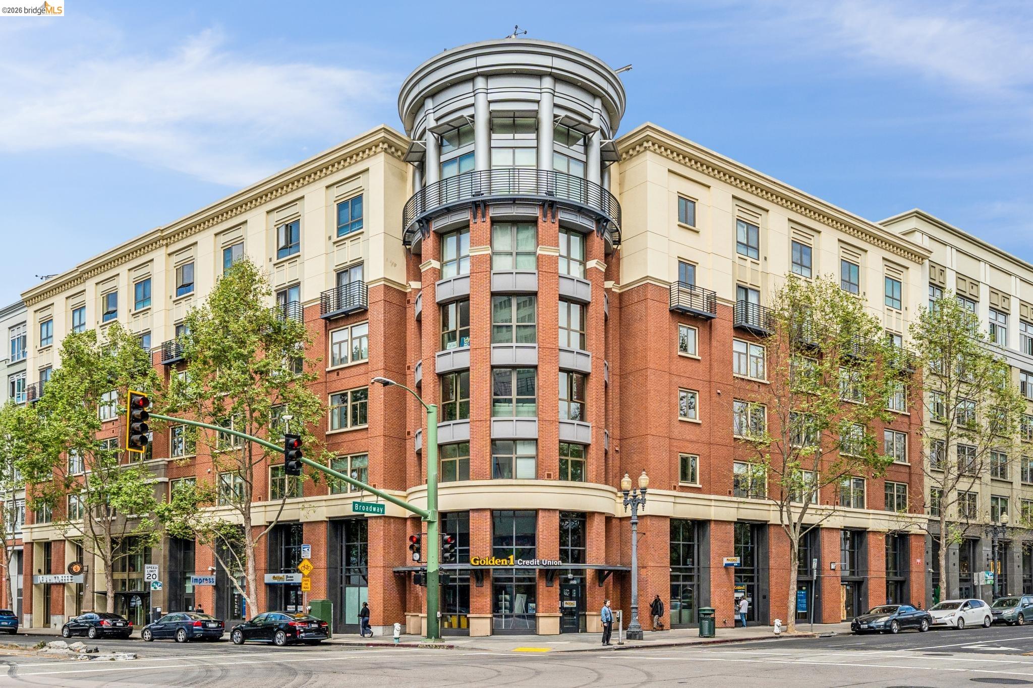 438 W Grand Ave # 420