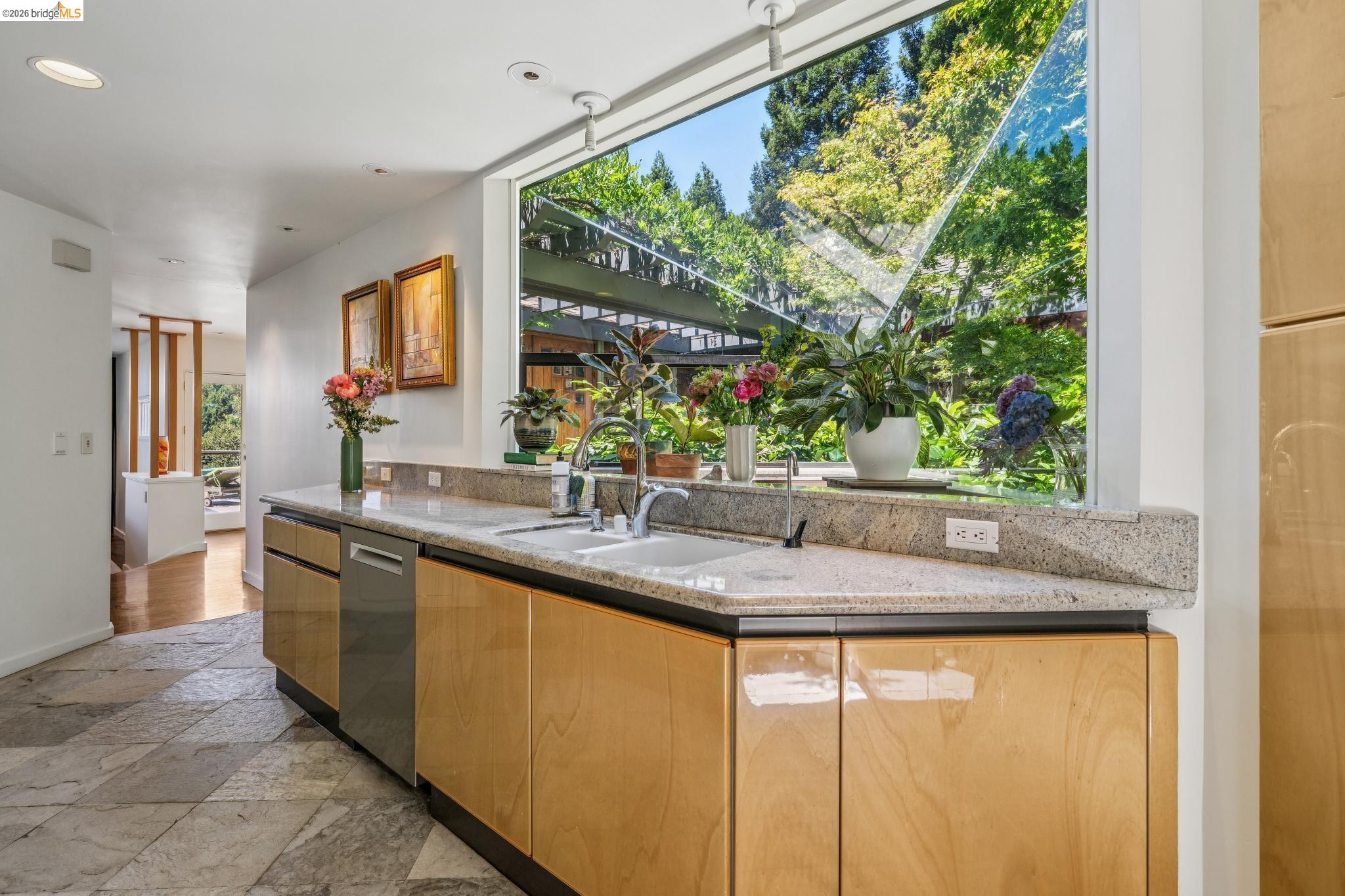 2223 Tunnel Rd