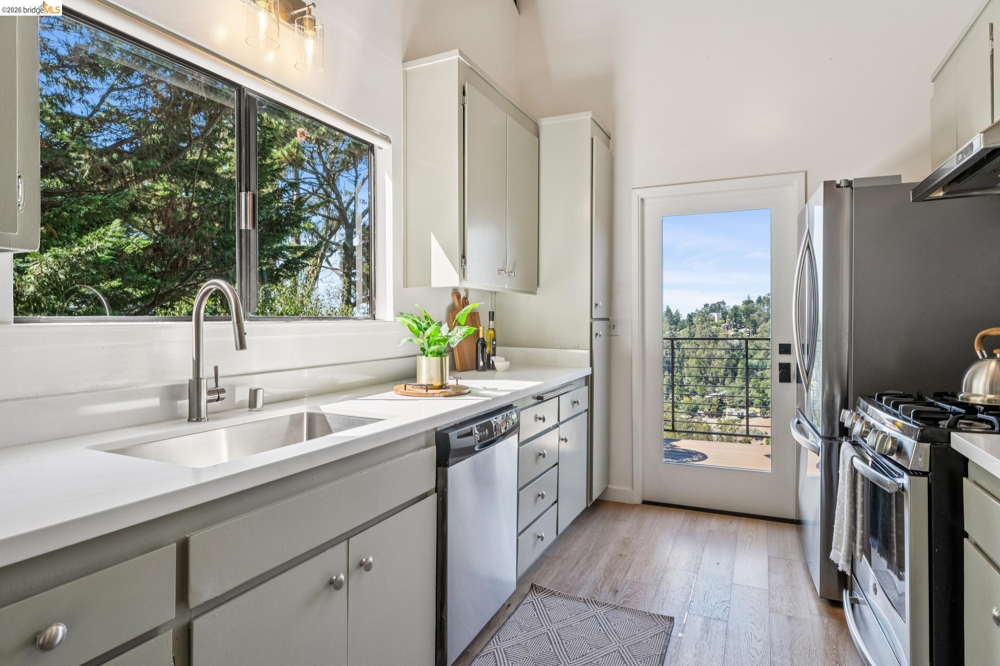 2534 Carisbrook Dr