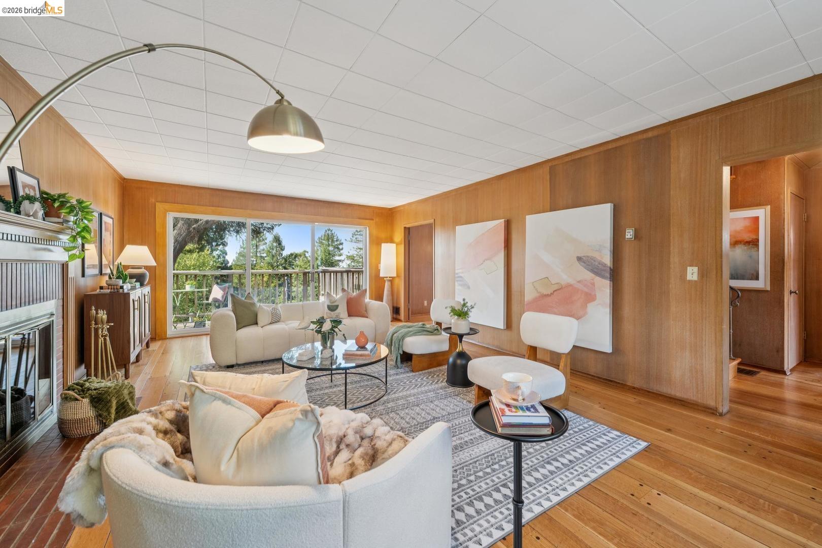 155 Avenida DR