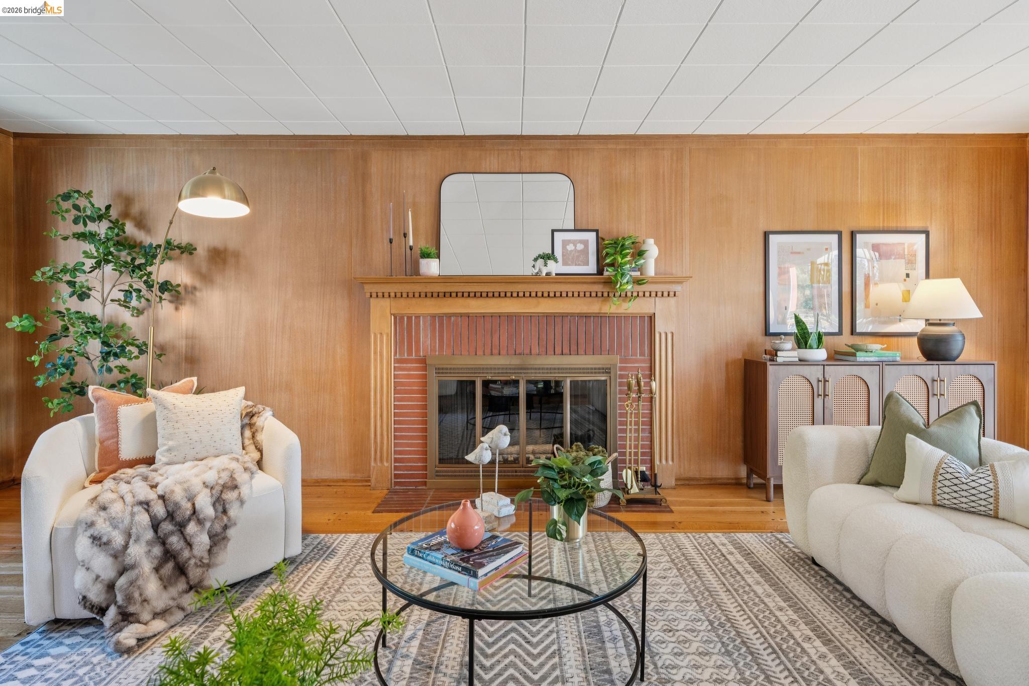 155 Avenida DR