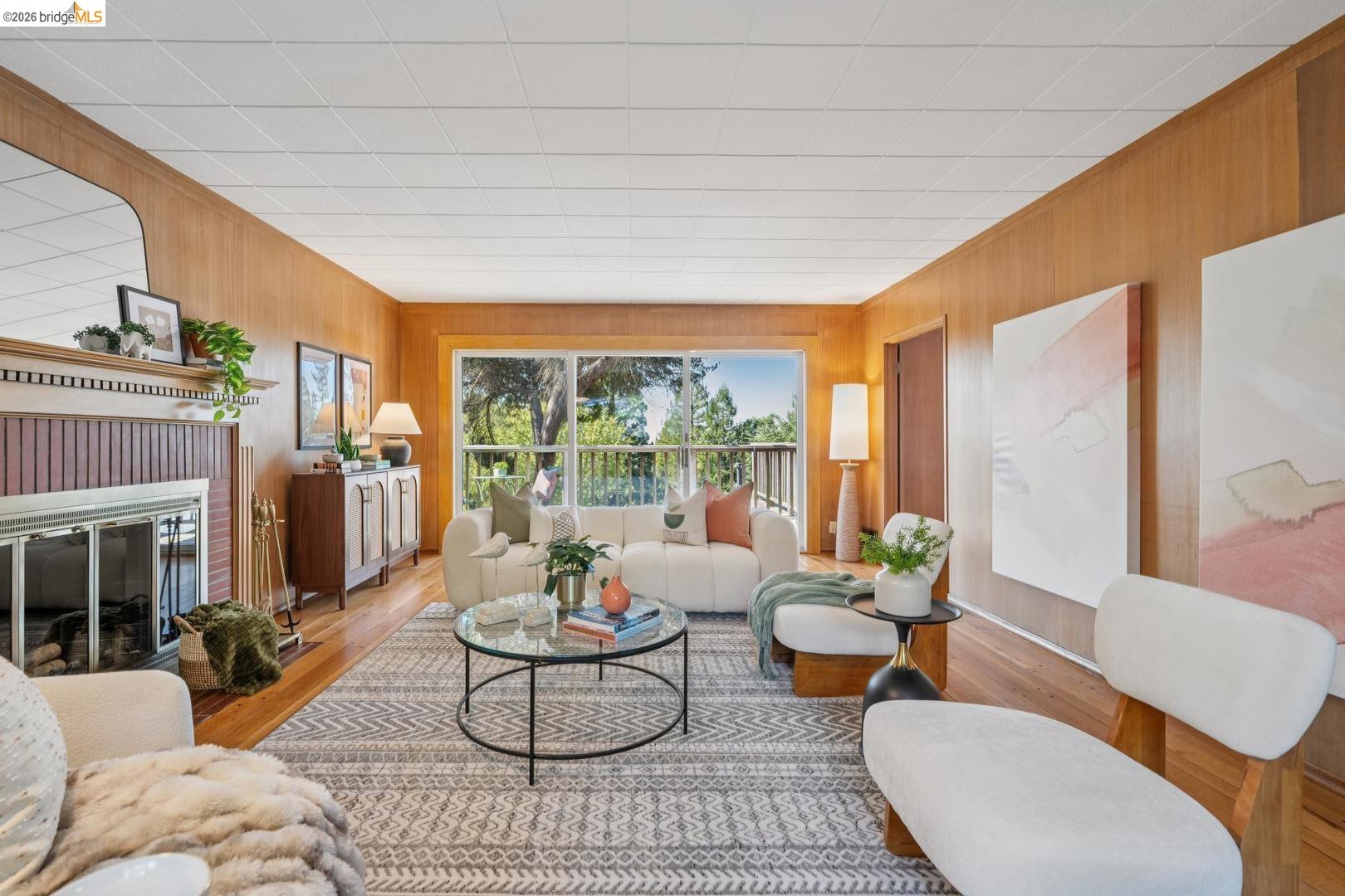 155 Avenida DR