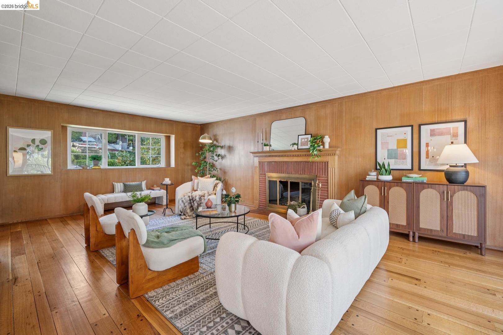 155 Avenida DR
