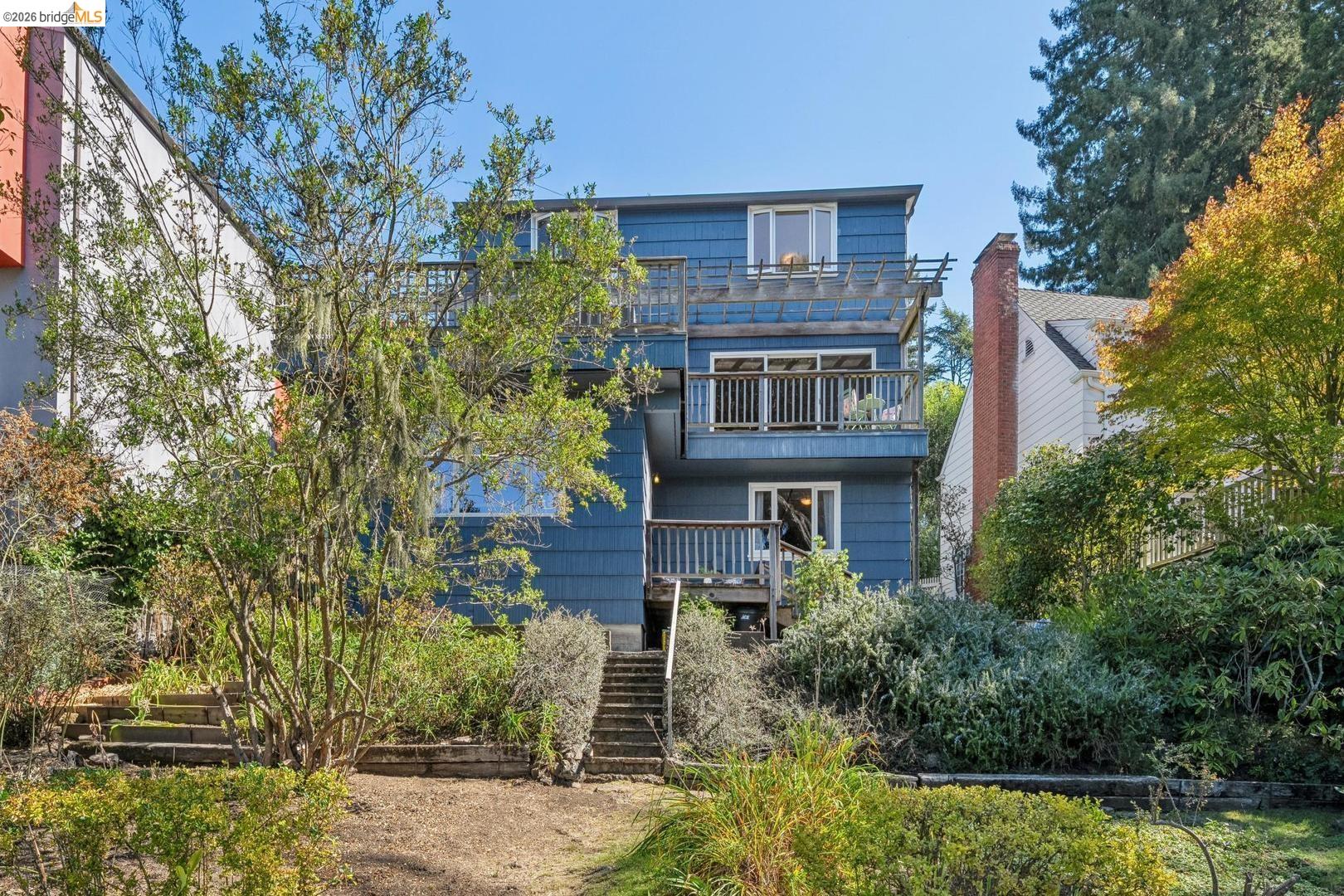 155 Avenida DR