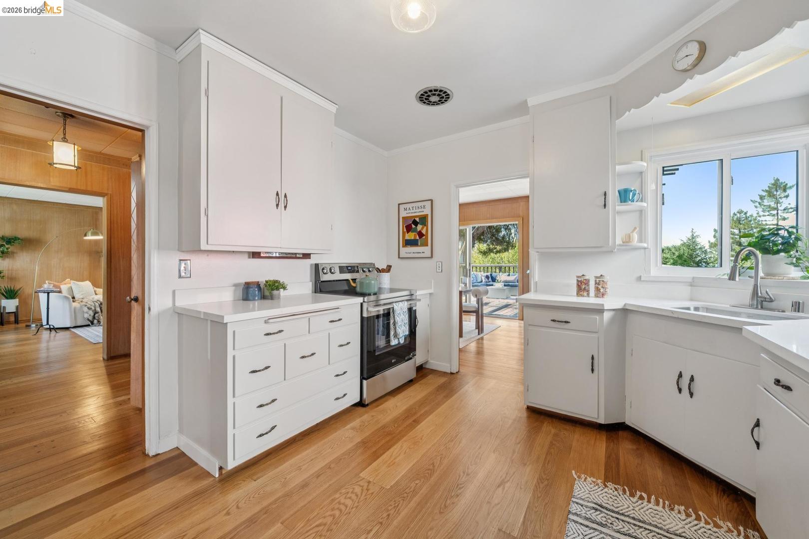 155 Avenida DR