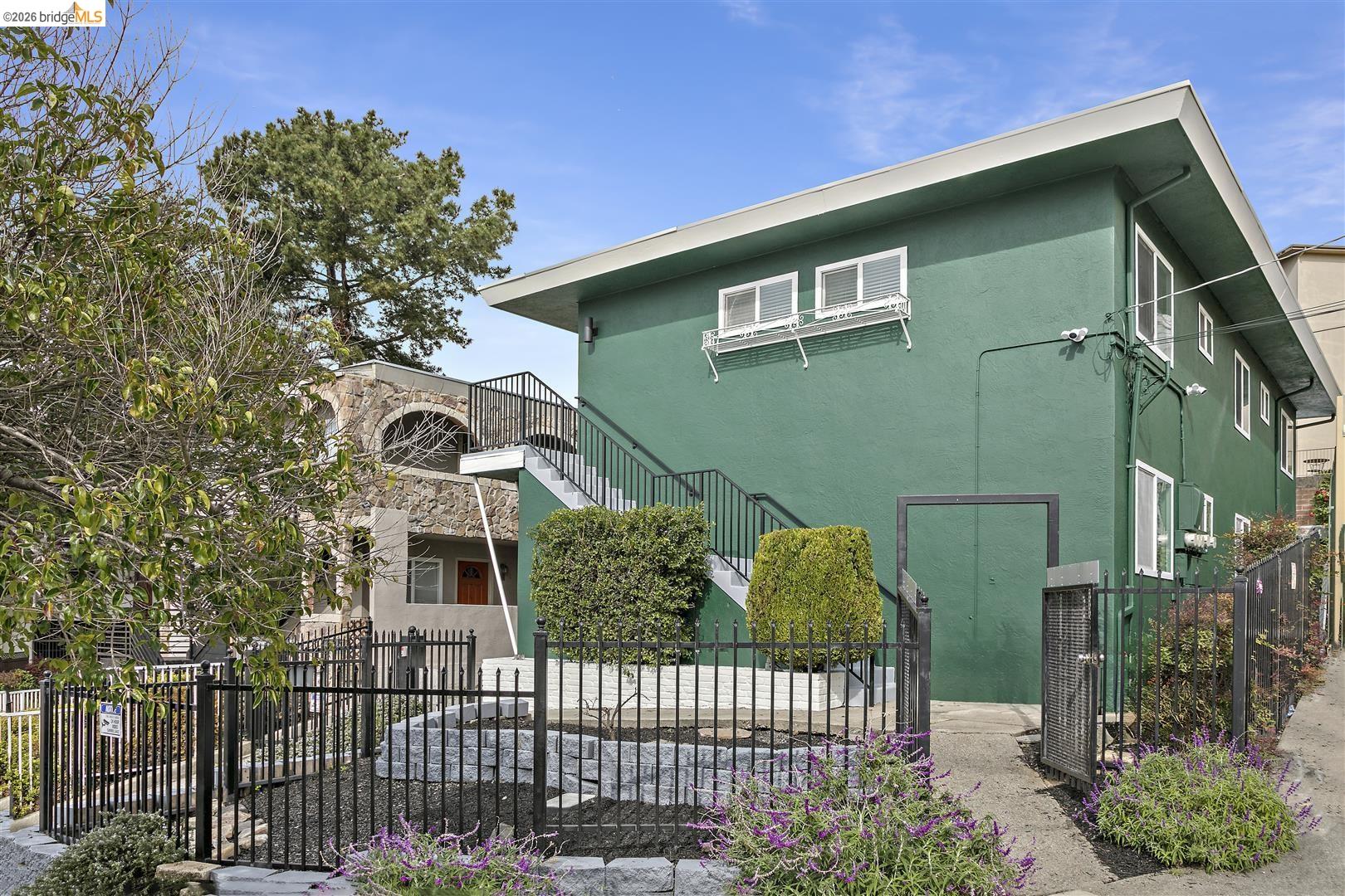 8 Whitmore Pl