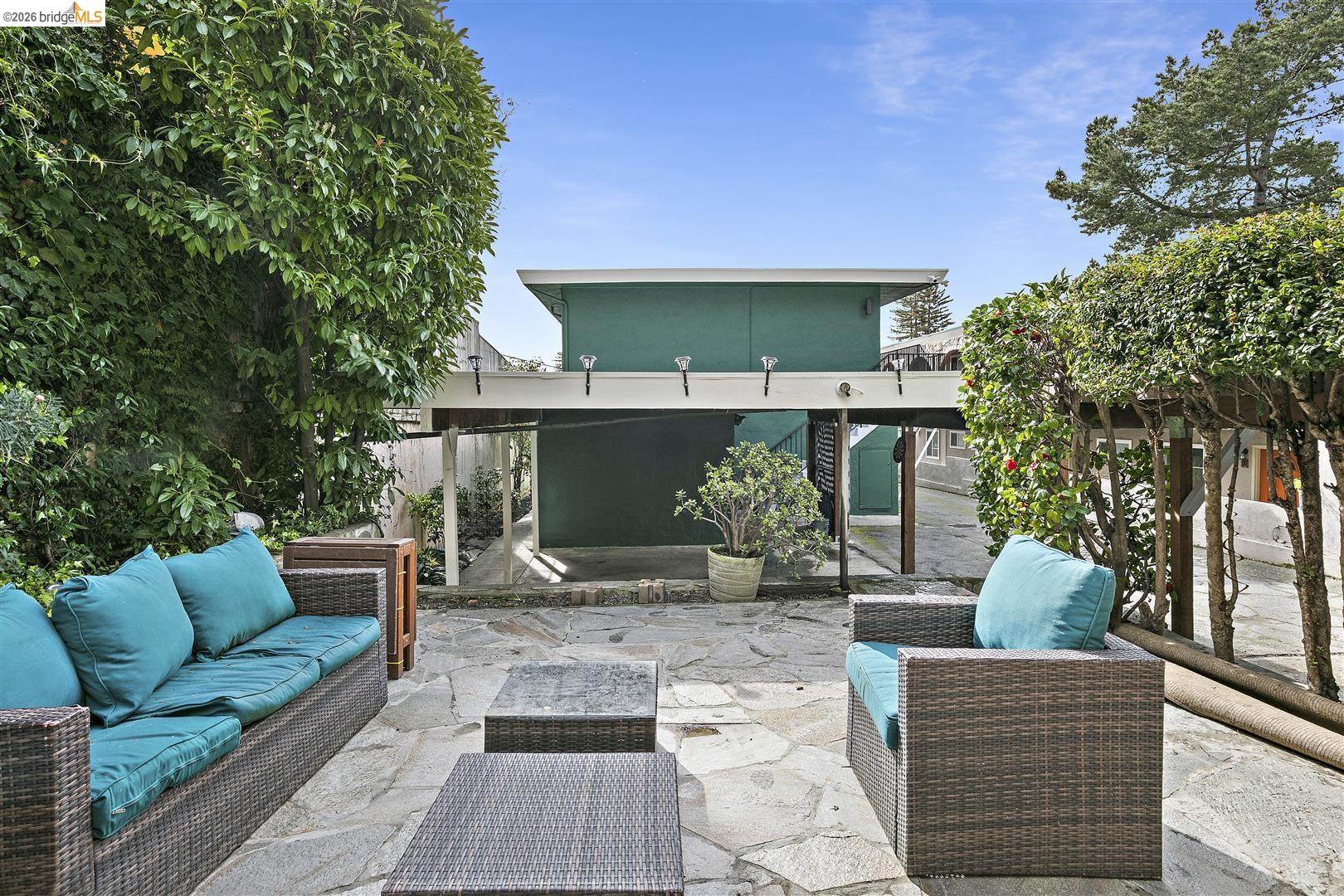 8 Whitmore Pl