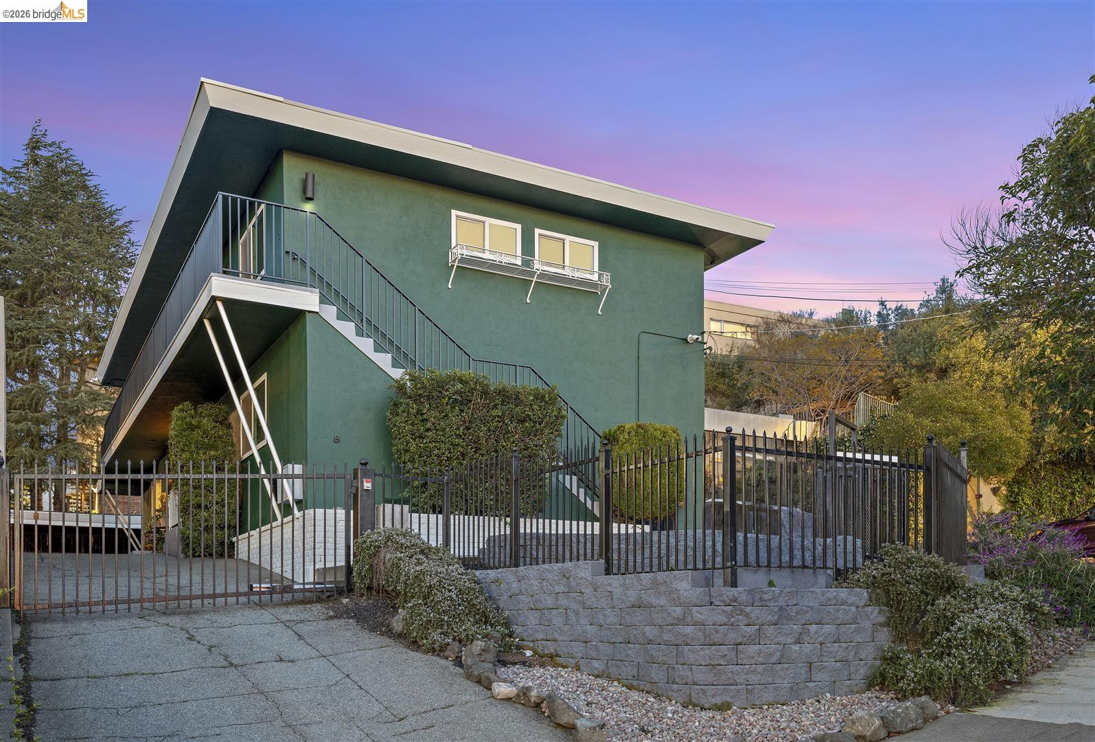 8 Whitmore Pl