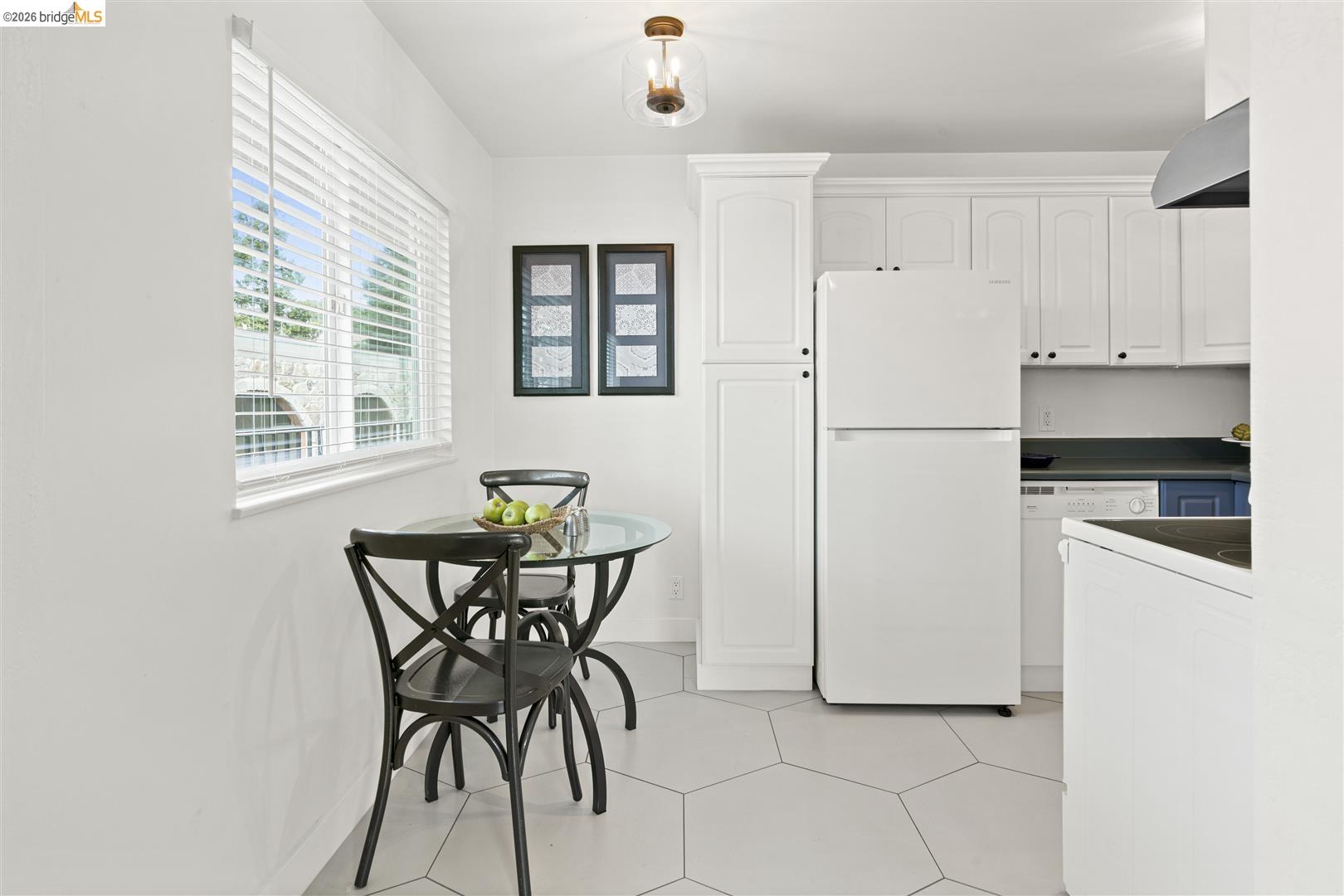 8 Whitmore Pl