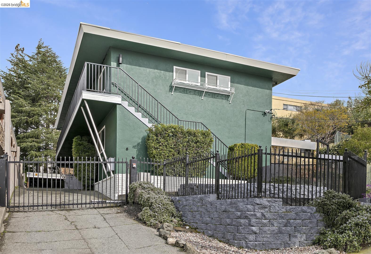 8 Whitmore Pl