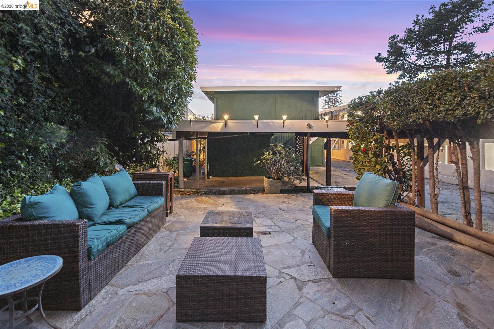 8 Whitmore Pl