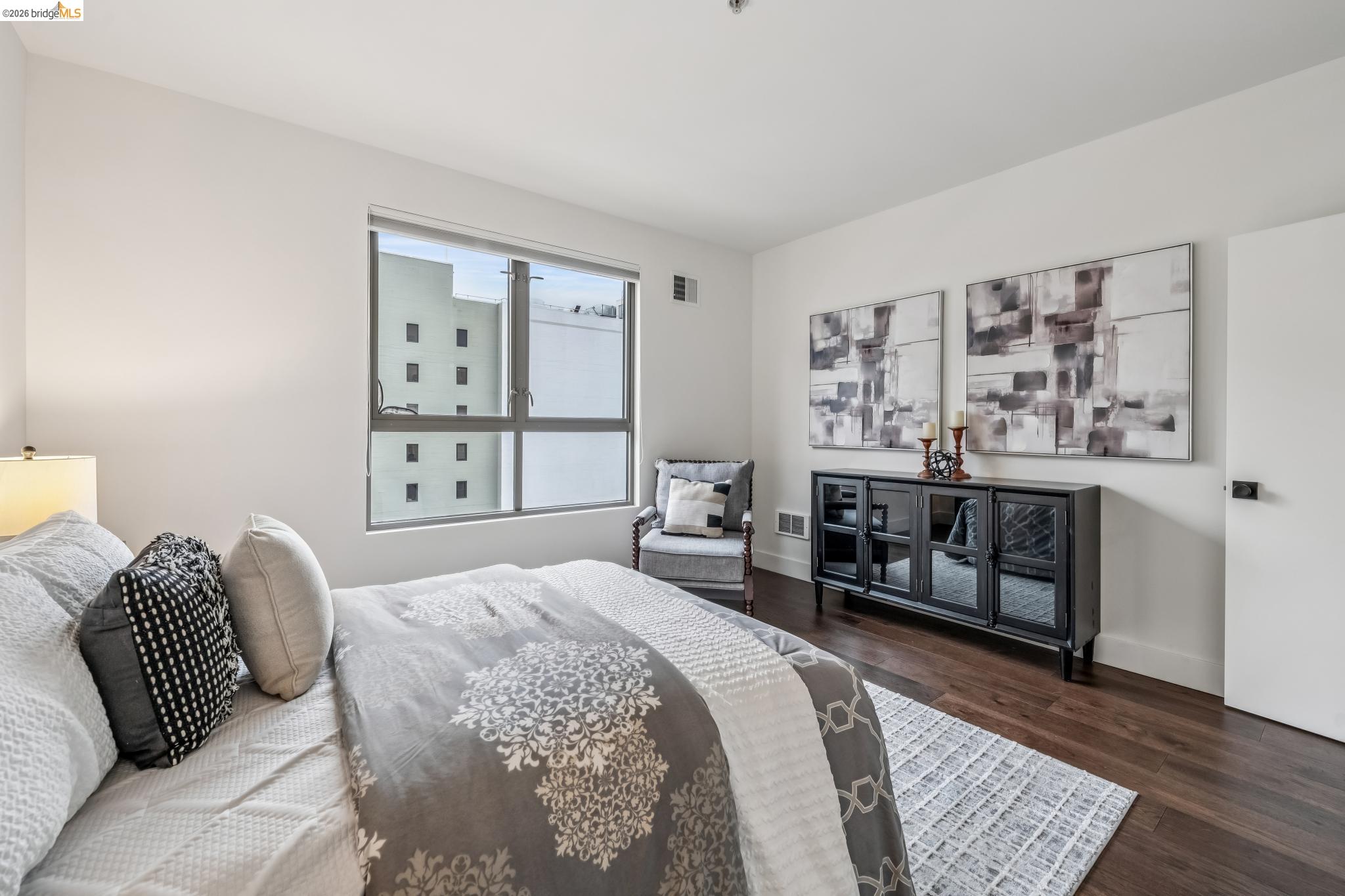 438 W Grand Ave # 717