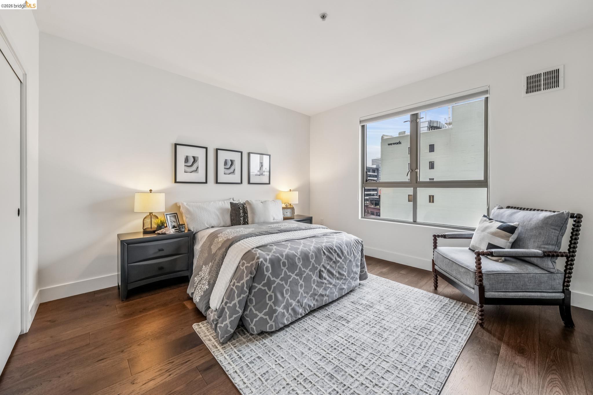 438 W Grand Ave # 717