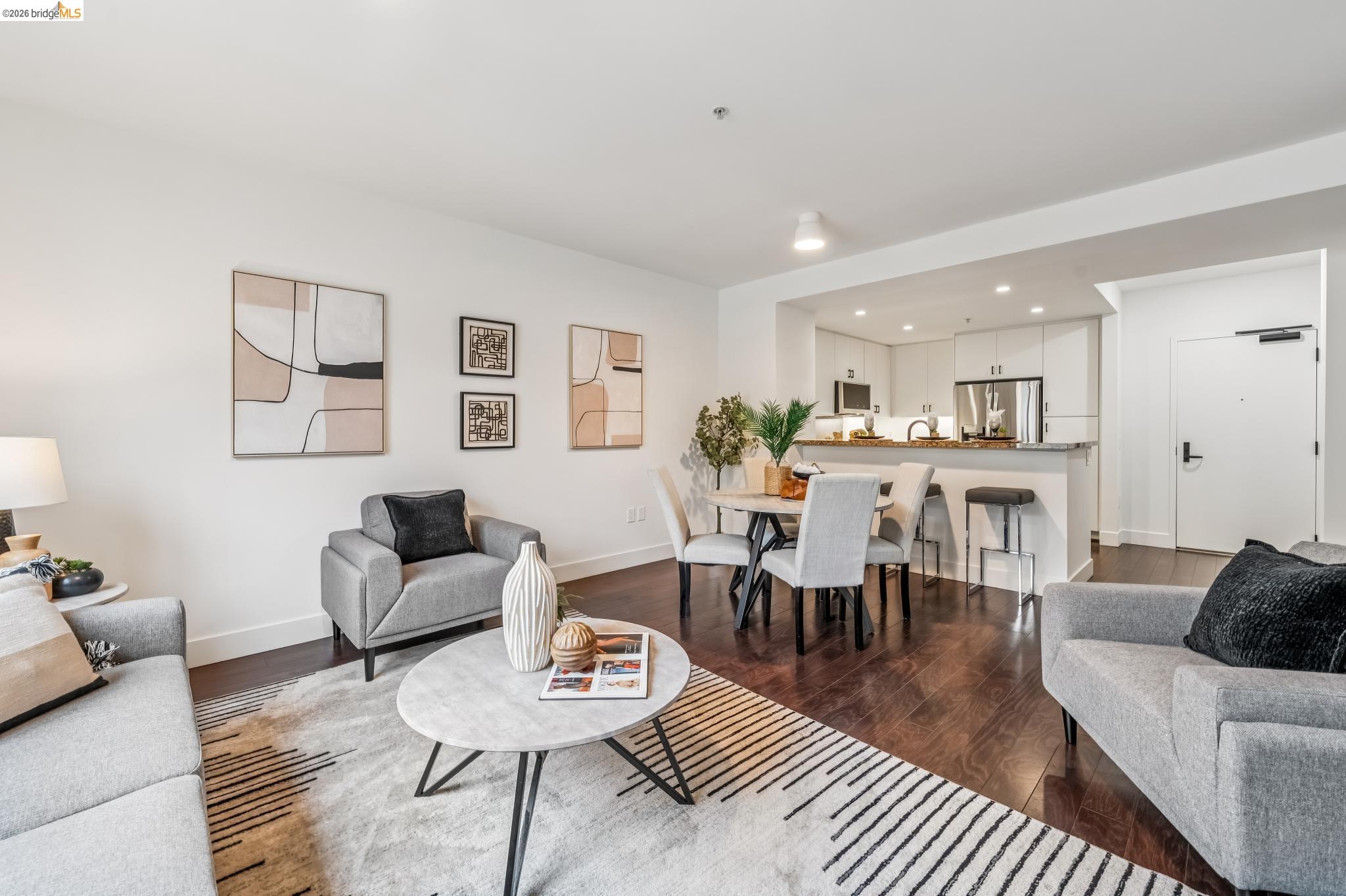 438 W Grand Ave # 717