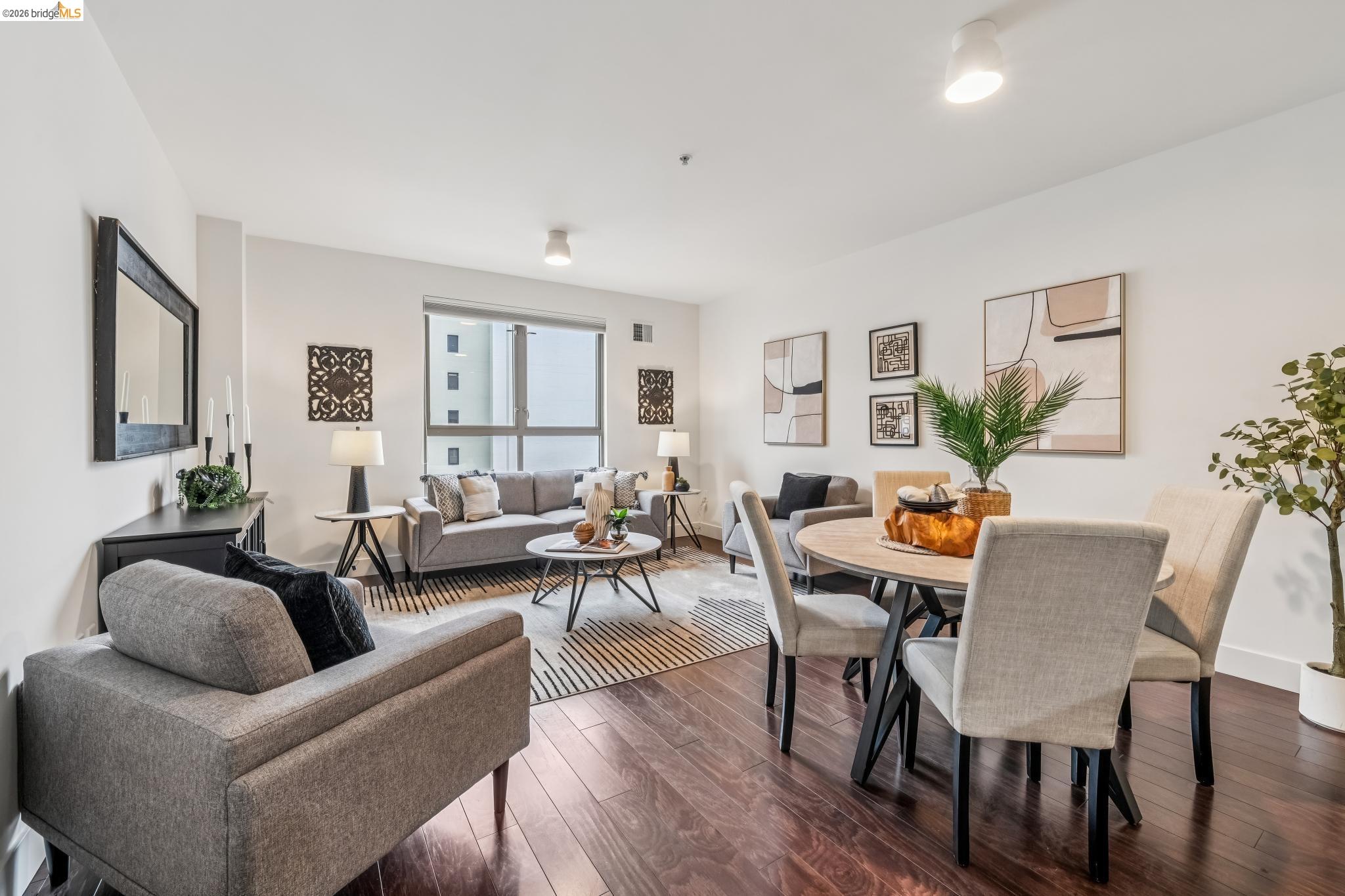 438 W Grand Ave # 717