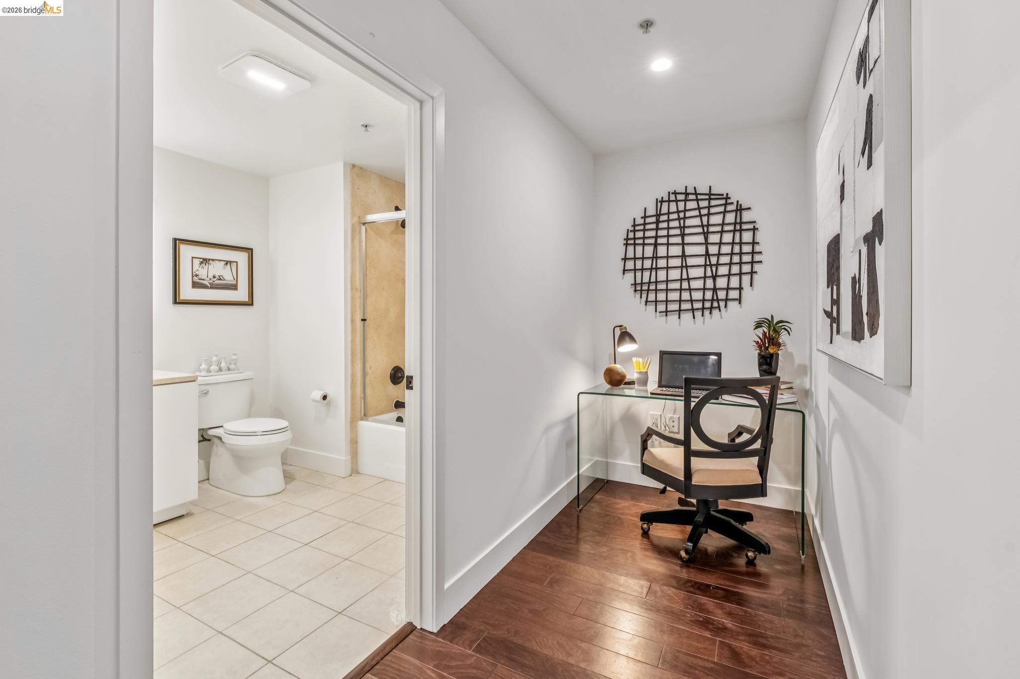 438 W Grand Ave # 717
