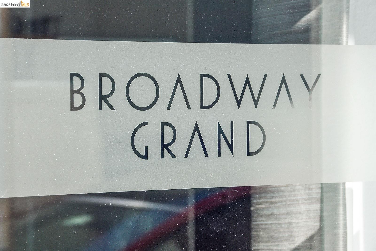438 W Grand Ave # 717