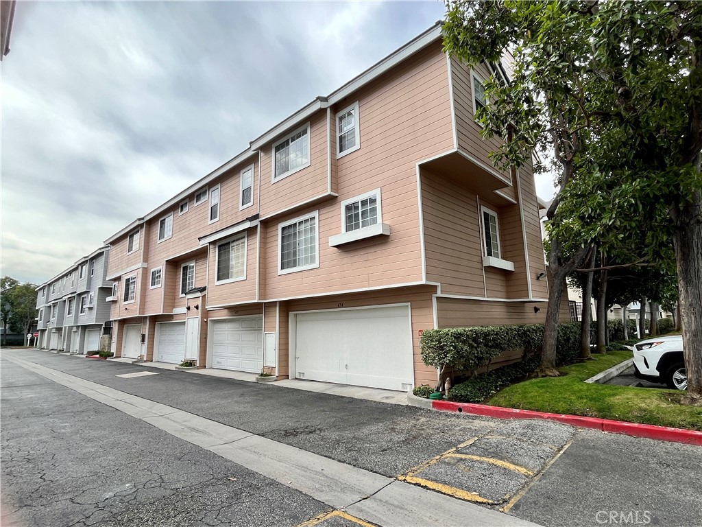 2800 Plaza Del Amo 474