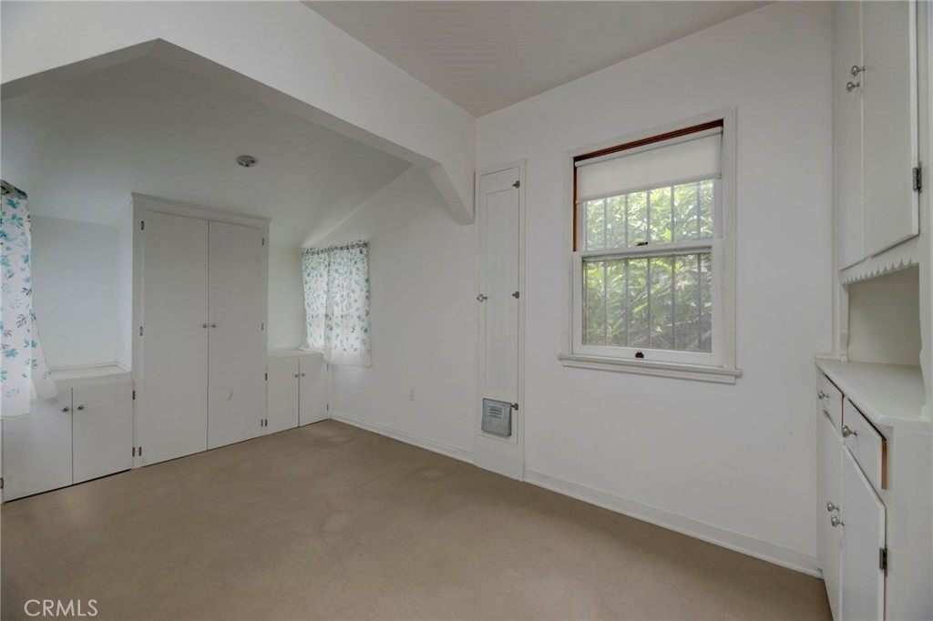 3412 S Victoria Avenue