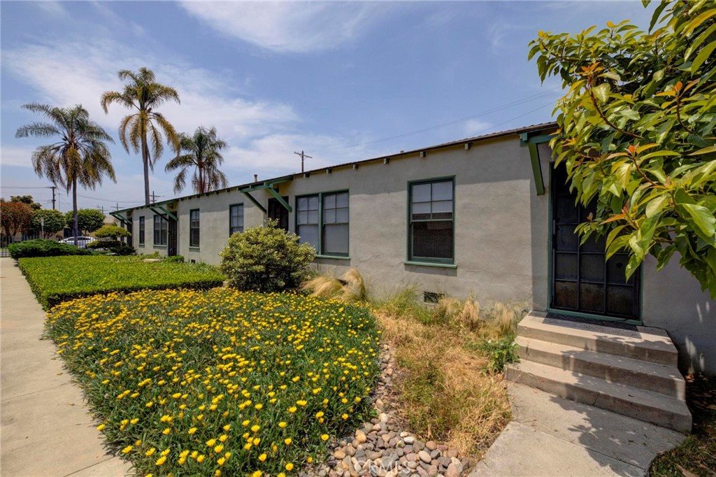 3412 S Victoria Avenue