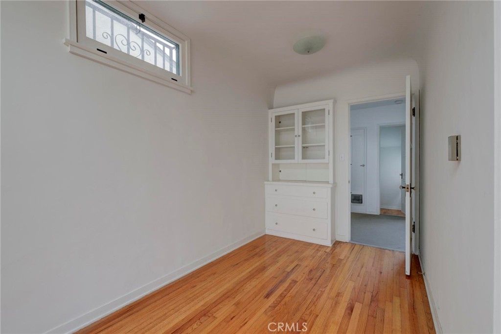 3412 S Victoria Avenue