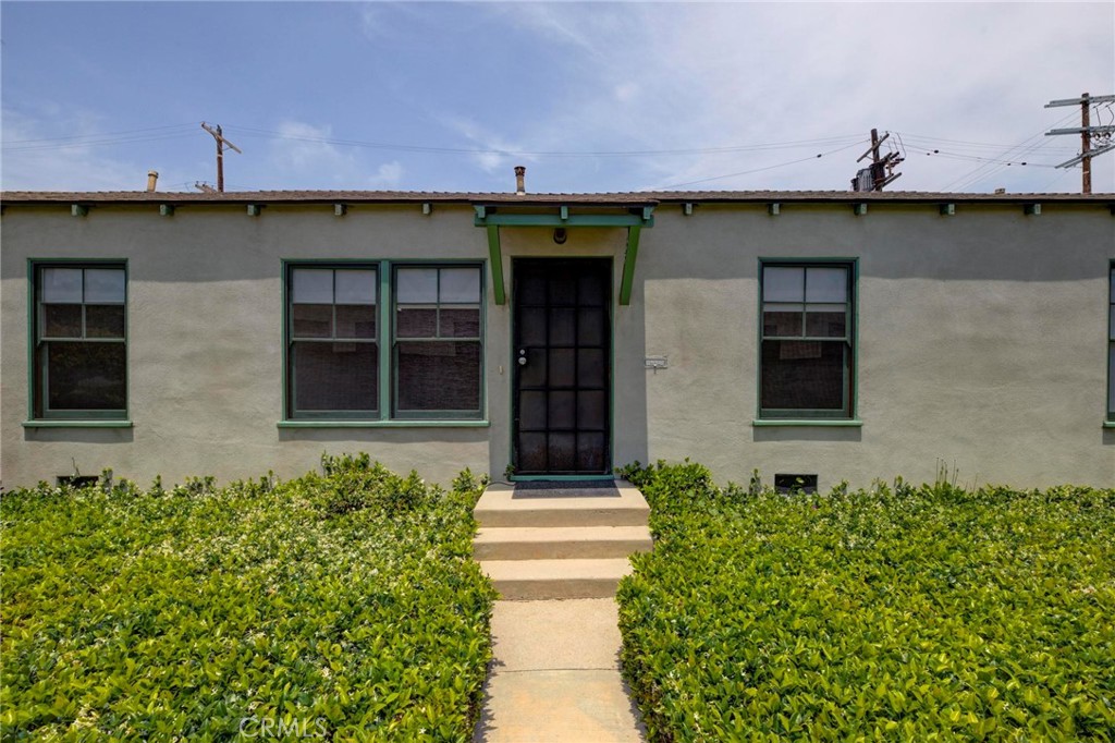 3412 S Victoria Avenue