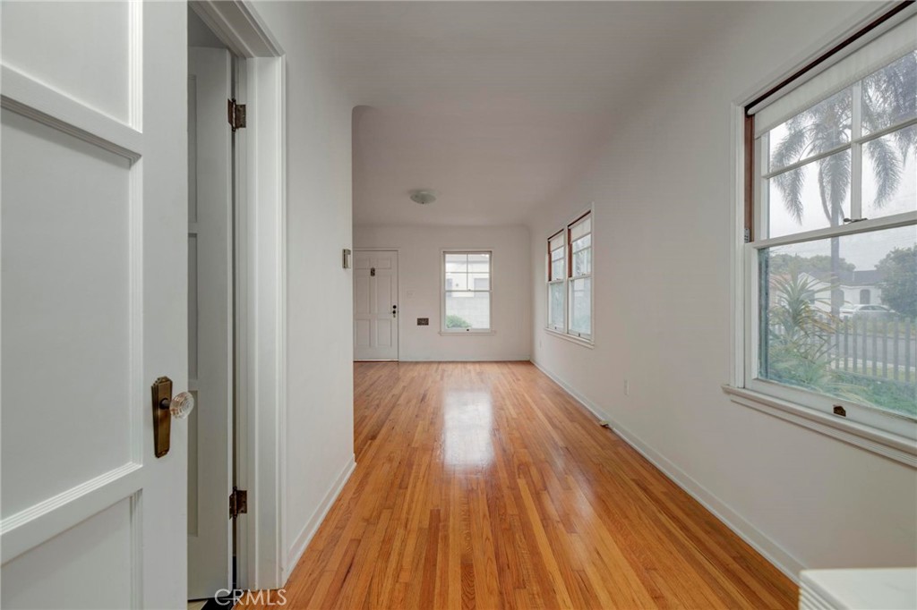 3412 S Victoria Avenue