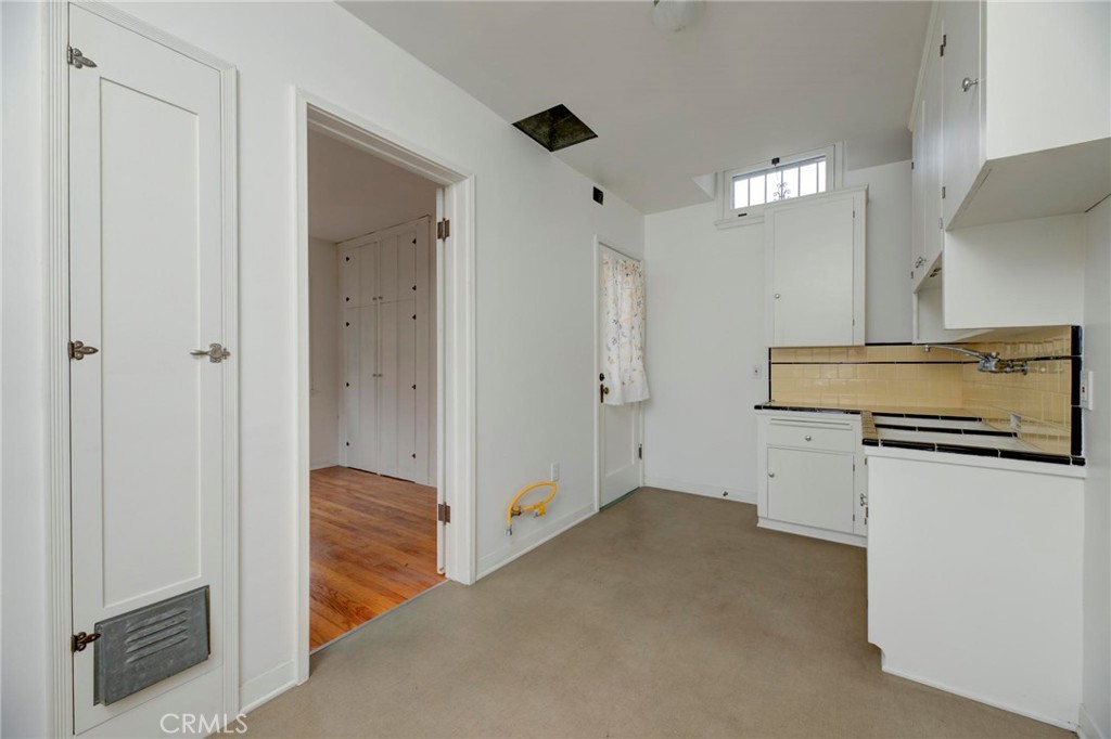 3412 S Victoria Avenue