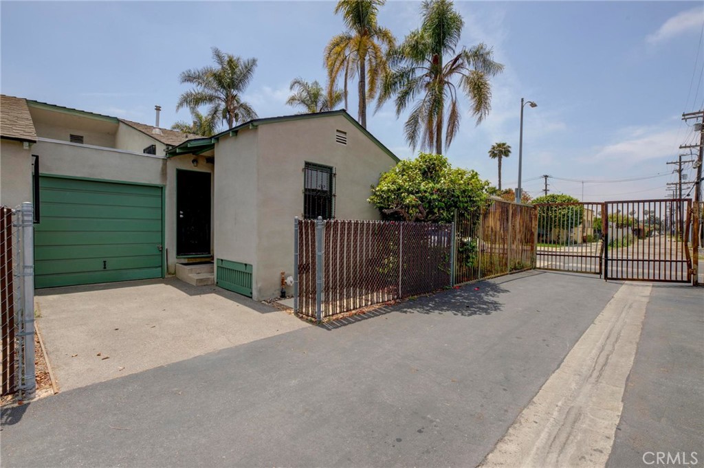 3412 S Victoria Avenue