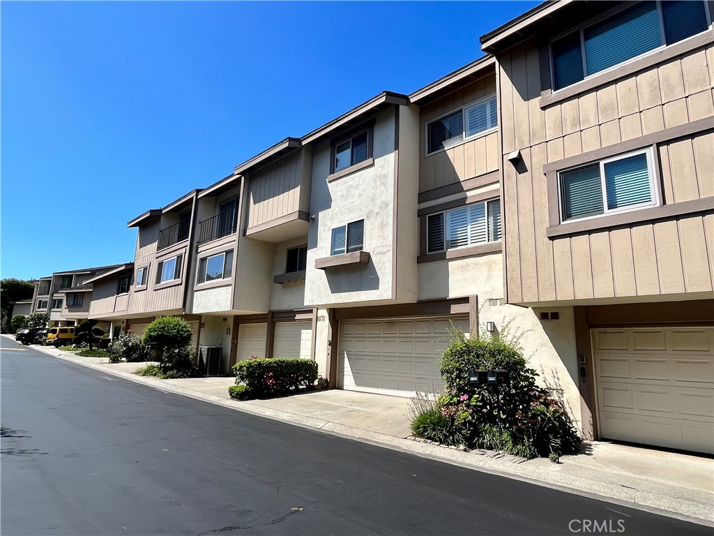 28115 Ridgepoint Court