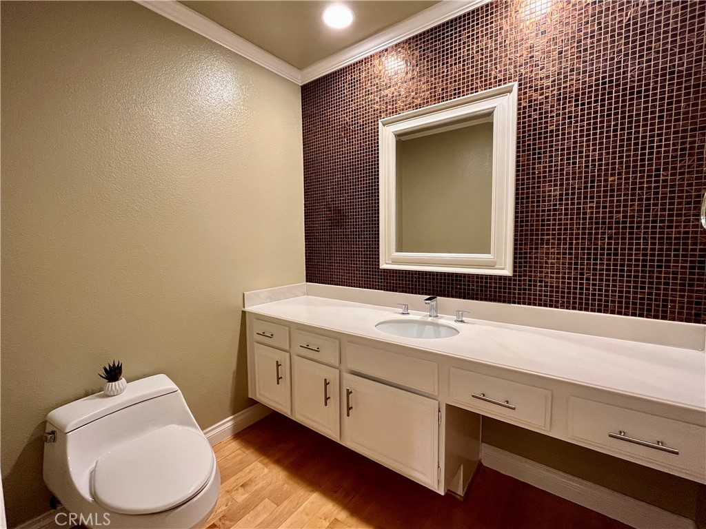 28115 Ridgepoint Court