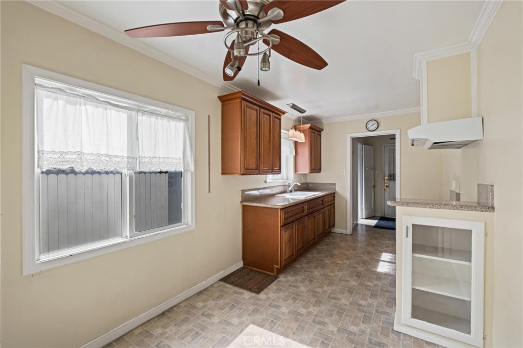 3829 Wellington Road