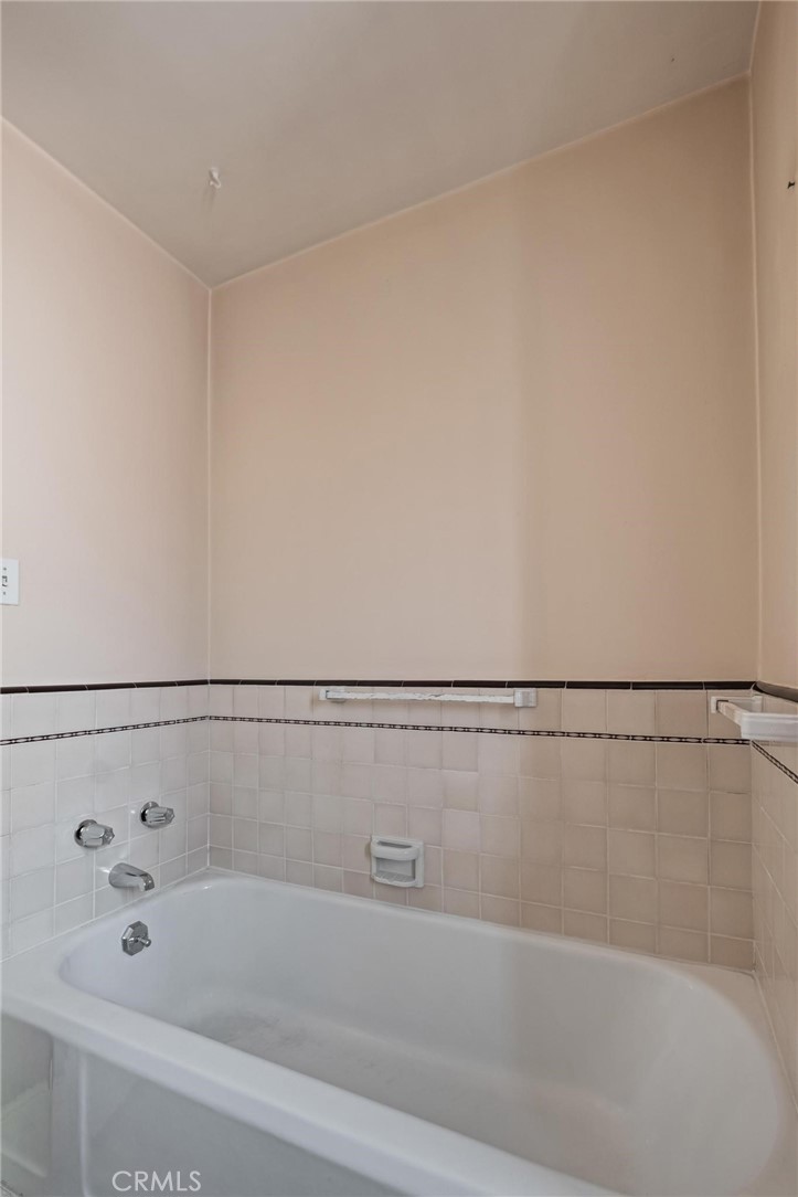 3829 Wellington Road