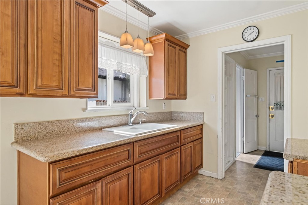 3829 Wellington Road