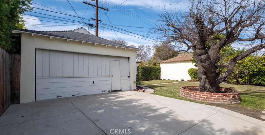 3829 Wellington Road