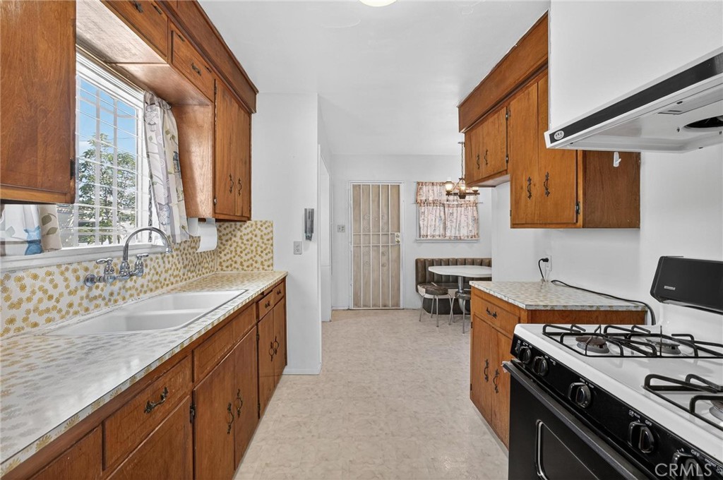 3604 S Muirfield Road