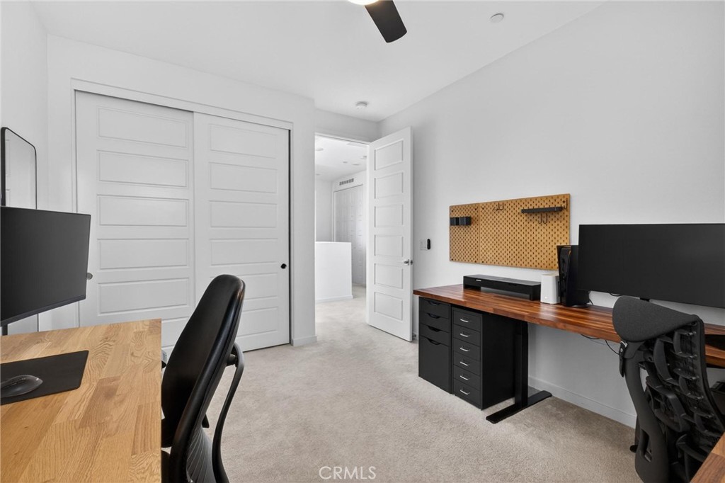 1554 W Plaza Del Amo