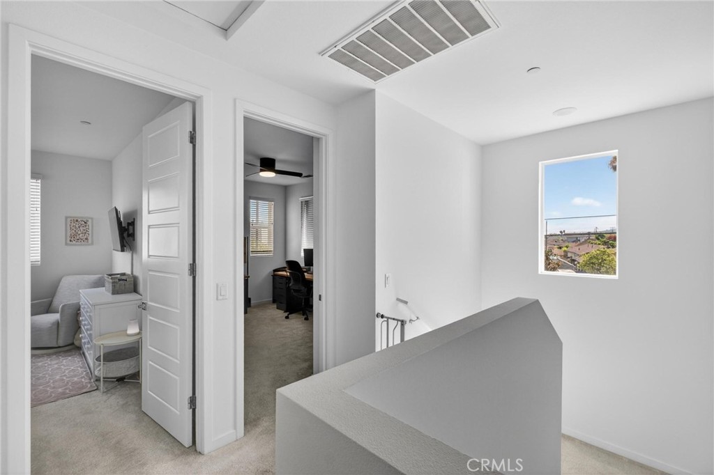 1554 W Plaza Del Amo