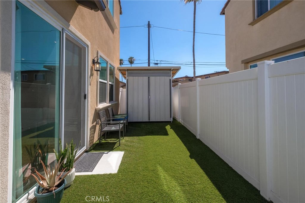 1554 W Plaza Del Amo