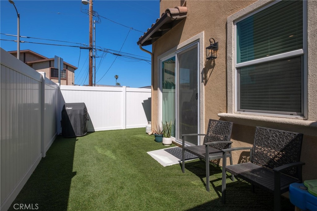 1554 W Plaza Del Amo