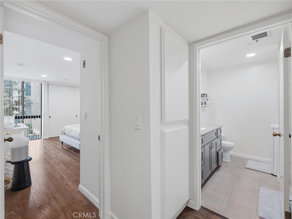 222 S Central Avenue 200