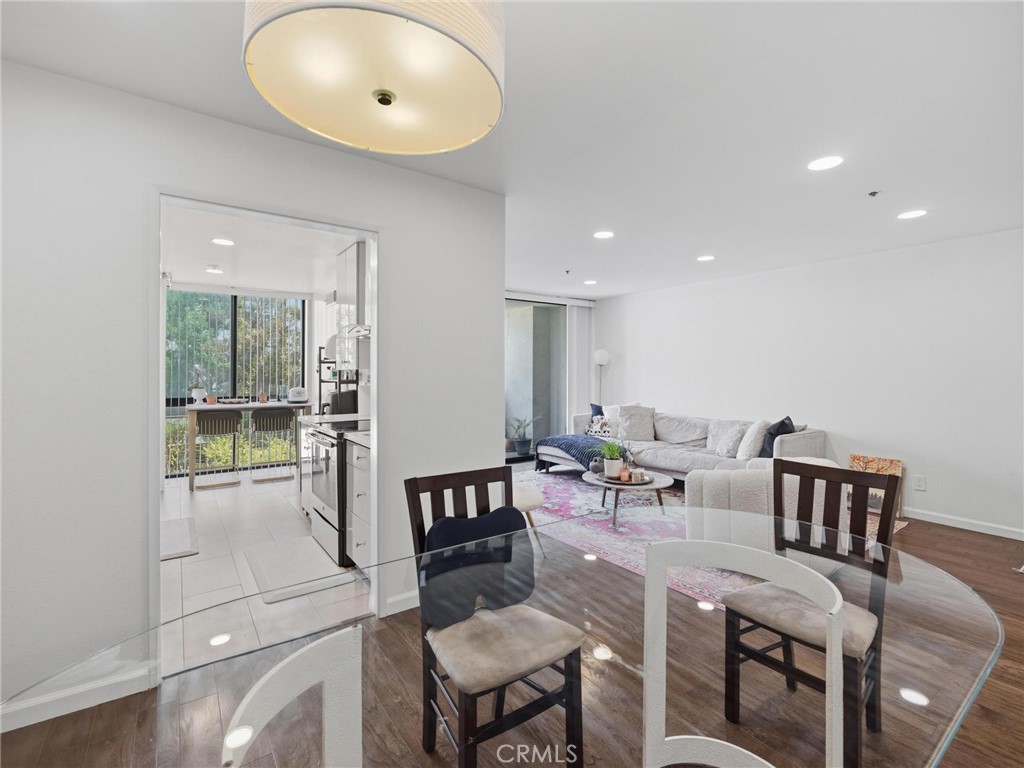 222 S Central Avenue 200
