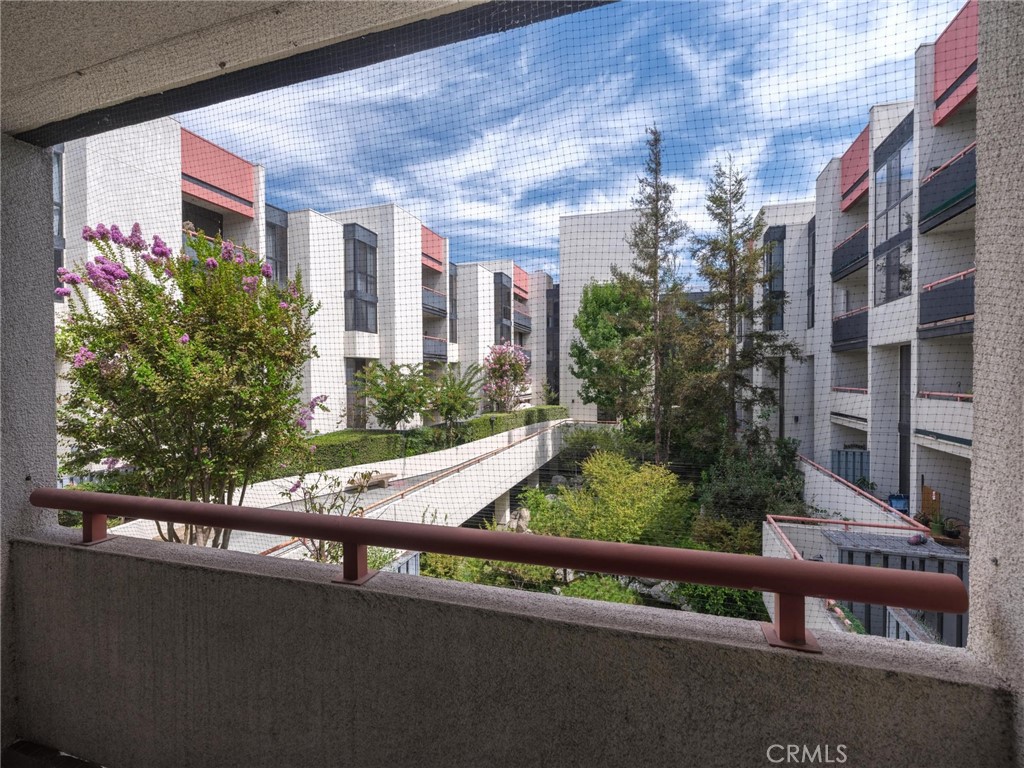 222 S Central Avenue 200