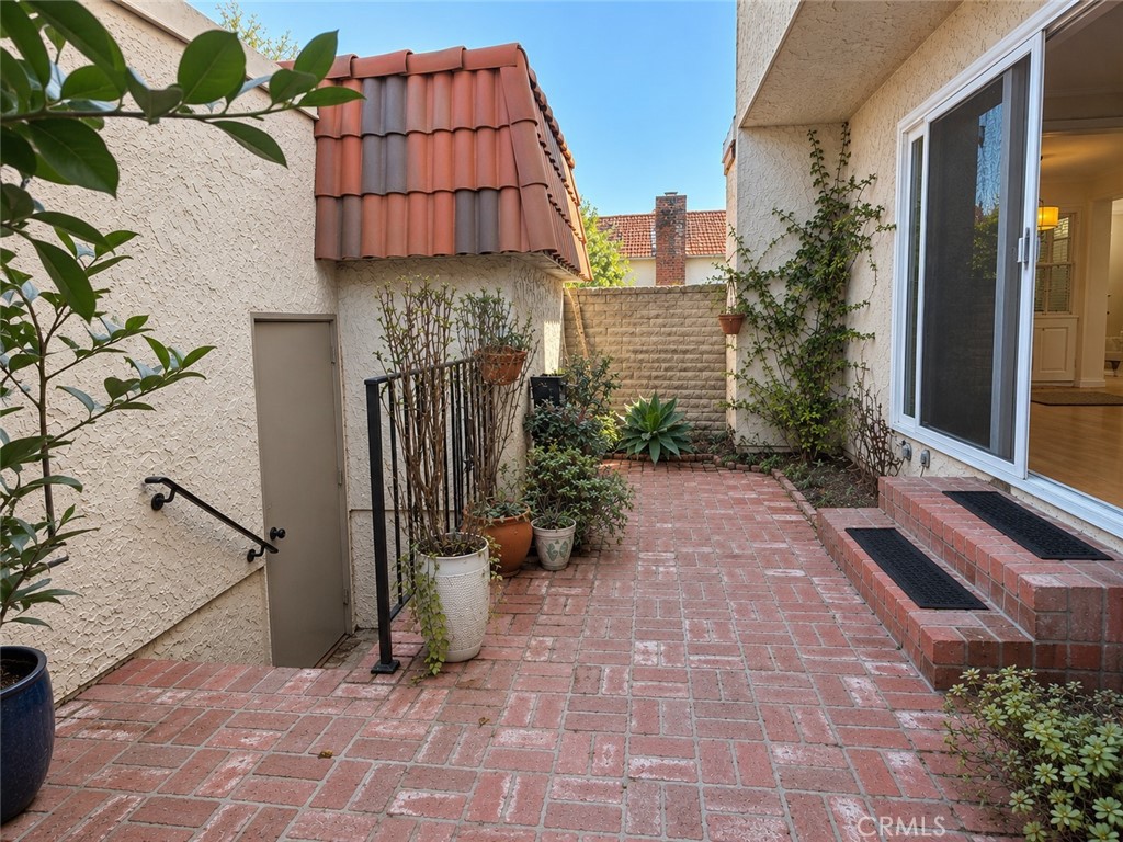 27935 Ridgebluff Court