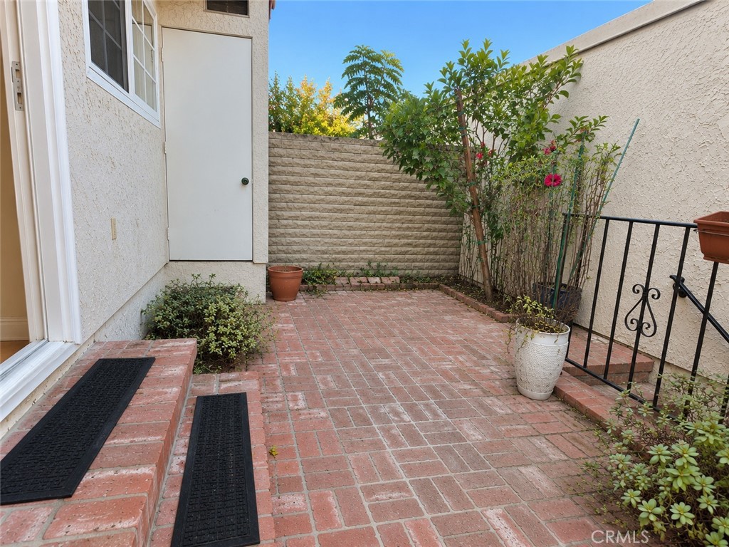 27935 Ridgebluff Court