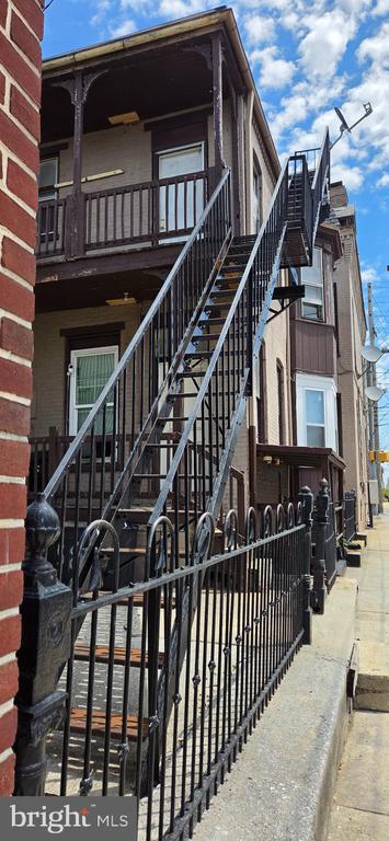158 S PERSHING AVENUE