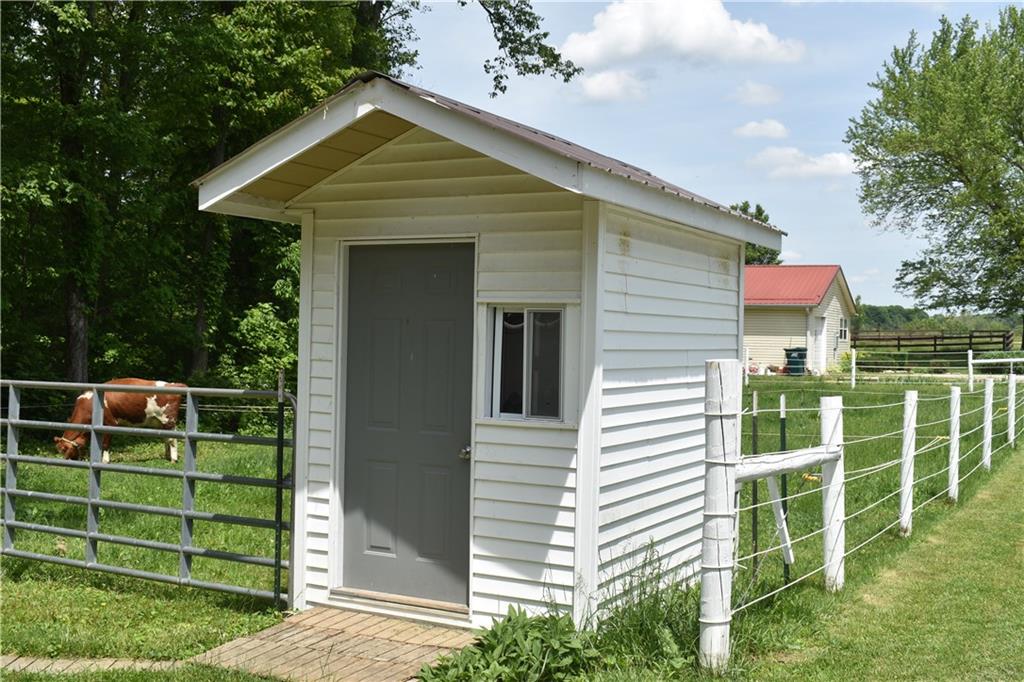 5351 N US Highway 231