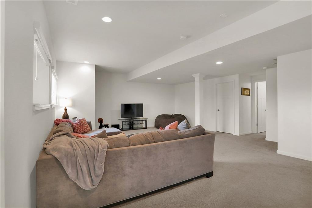 3901 Evergreen Way