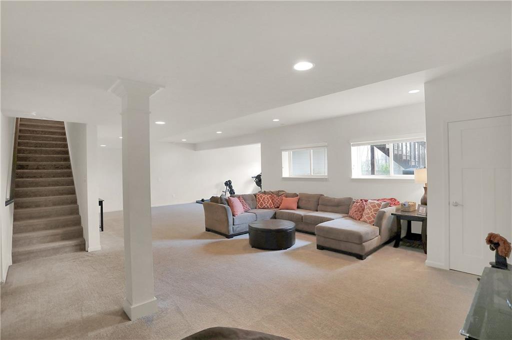 3901 Evergreen Way
